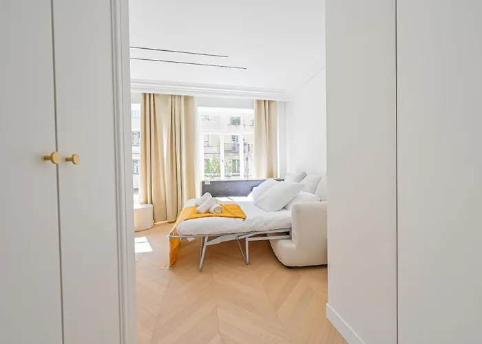 Lovely & Exclusive Parisian Flat * パリ