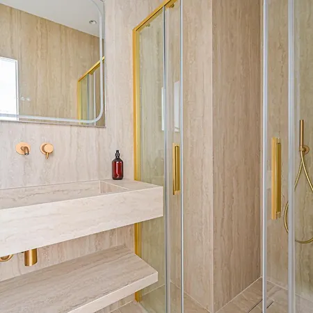 Lovely & Exclusive Parisian Flat * פריז
