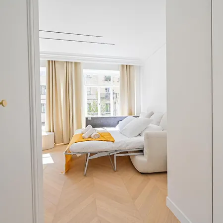 Lovely & Exclusive Parisian Flat * פריז