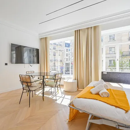 Lovely & Exclusive Parisian Flat פריז